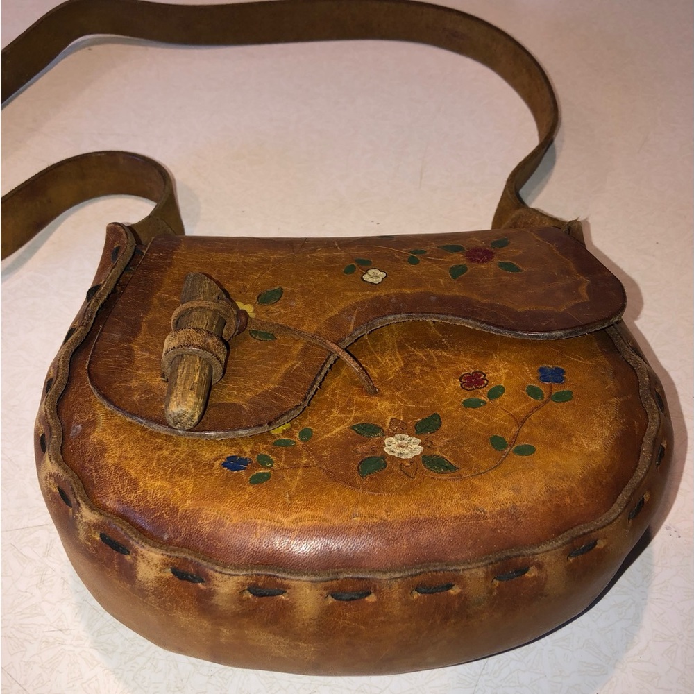 Vintage 70’s Brown Leather Saddle Shoulder Bag with Floral Design - Picture 11 of 12